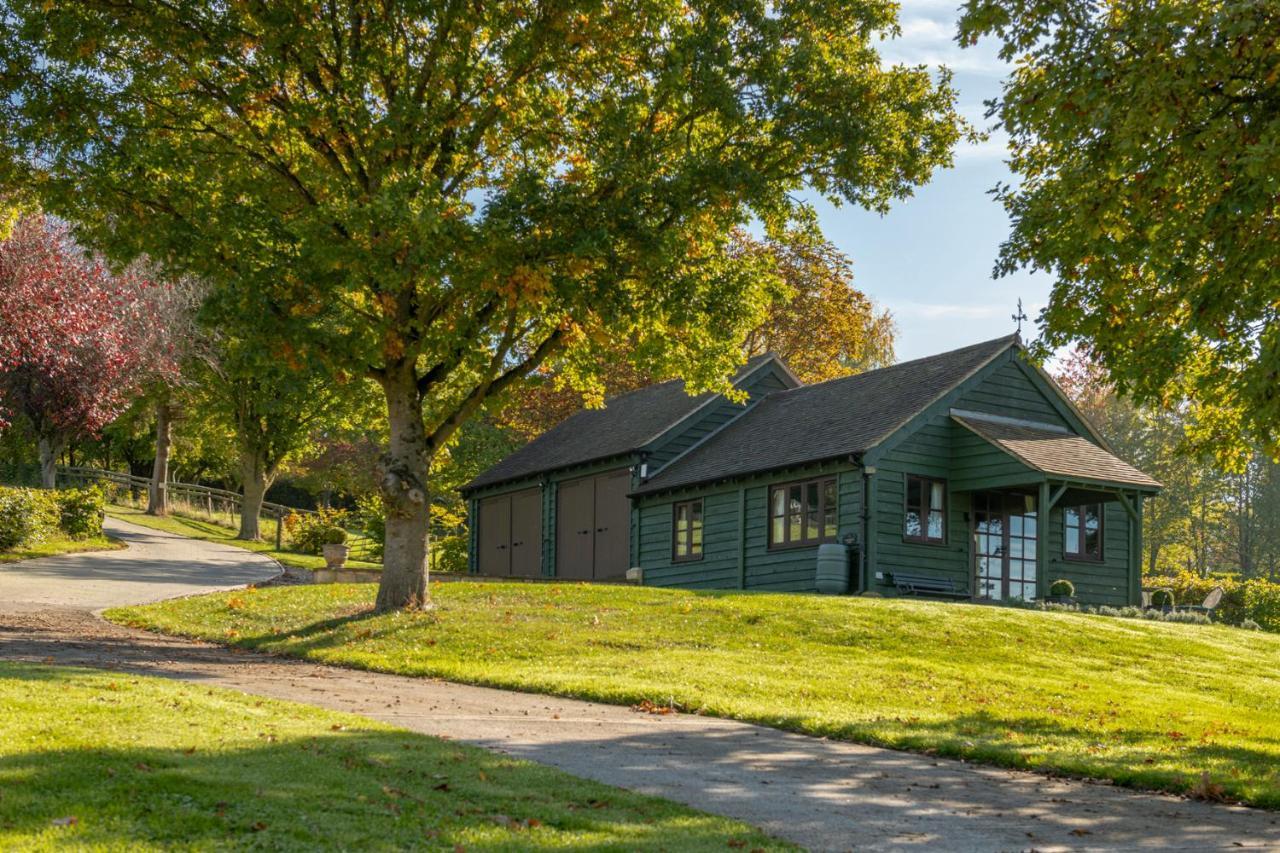 Beautiful Cottage With Stunning Views In Box Box  Exteriér fotografie