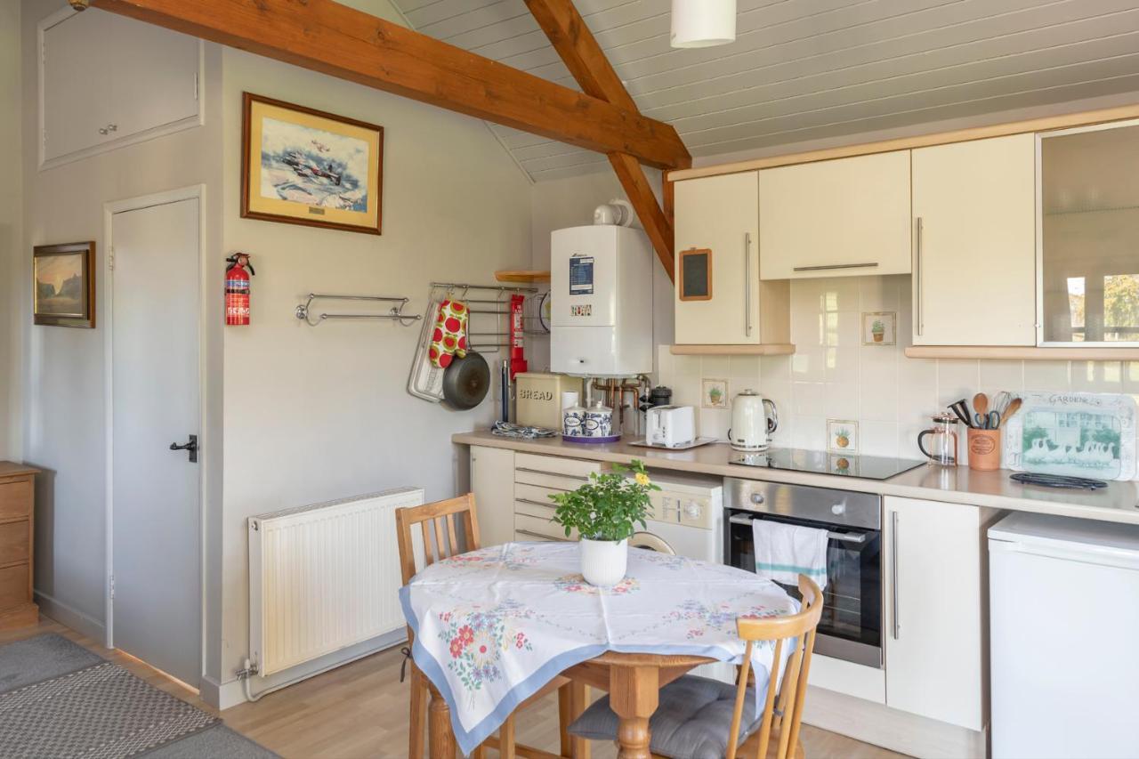 Beautiful Cottage With Stunning Views In Box Box  Exteriér fotografie