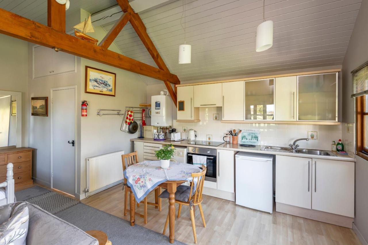 Beautiful Cottage With Stunning Views In Box Box  Exteriér fotografie