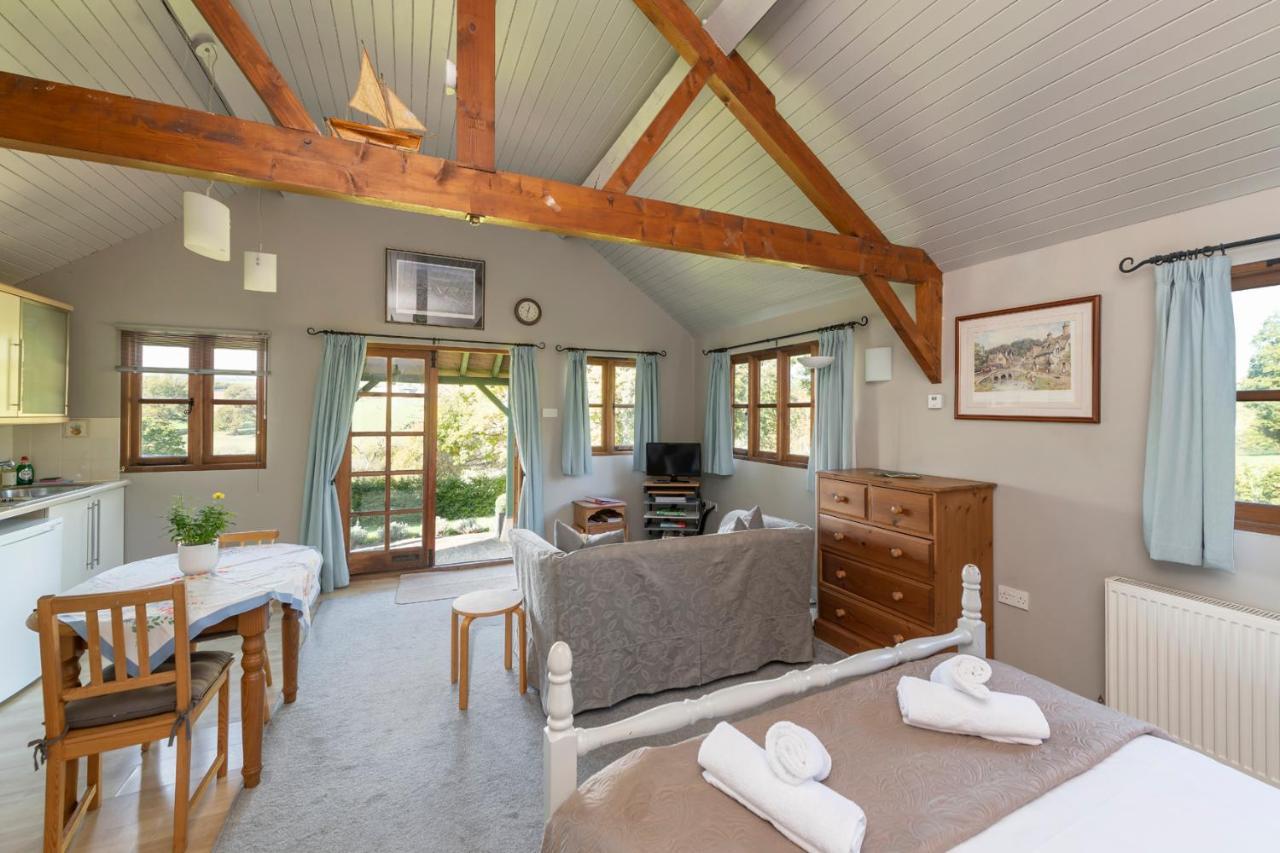 Beautiful Cottage With Stunning Views In Box Box  Exteriér fotografie